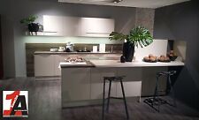 Charm Wohnküche Einbauküche kaschmir / Castelleiche mit Kochinsel 