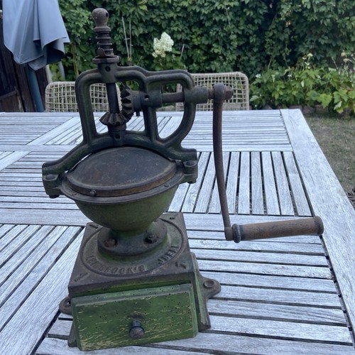 Alte kaffeemühle - alte,