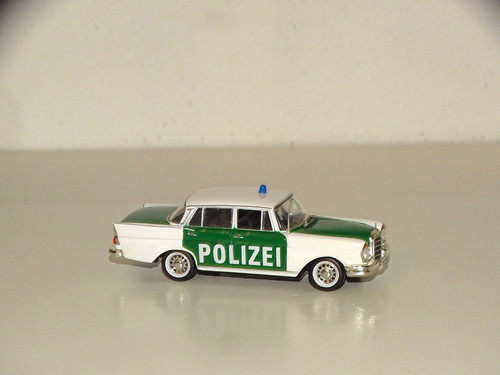Vitesse mercedes 300 se - vitesse,