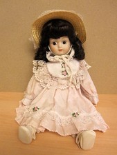 Schöne Porzellankopfpuppe ca