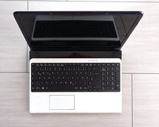 Sony VAIO 15.5"     ***Windows