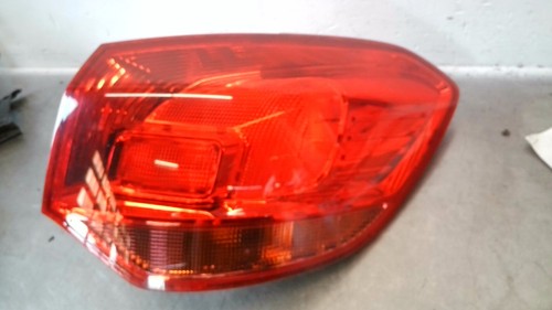 Heckleuchte aussen komplett - , r
