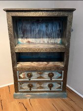 Wunderschöne türkise Kommode/ Regal mit Metallverzierung Fischers Lagerhaus Stil