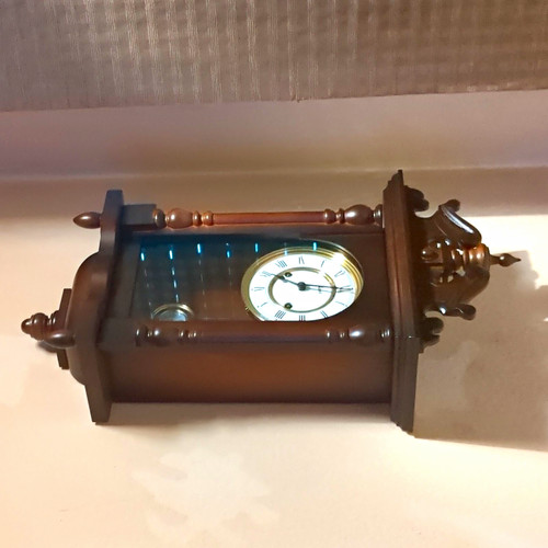 Mechanische holz wanduhr braun - mechanische, holz-wanduhr