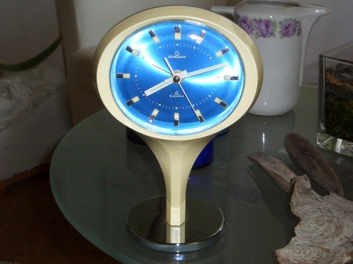 Tischuhr wecker space age - tischuhr/wecker, age"