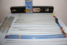 Stricknadelset verschiedene Größen in einer Holzbox, gebraucht