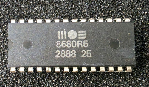 Mos 8580 commodore - mos,