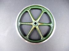 Großes Schwungrad für Dampfmaschine