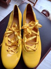 tolle gelbe  Lack-Ballerinas