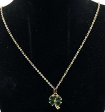 Mode Kette mit Anhänger, vergoldet, Kleeblatt, grüne Farbsteine, 52 cm lang.