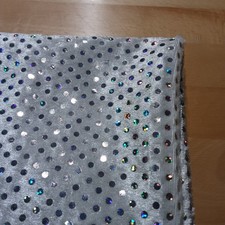 Pailletten auf Pannesamt