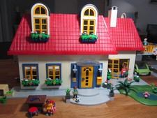 Playmobil Familienhaus 3965 mit Beleuchtung und Ergänzung 4864