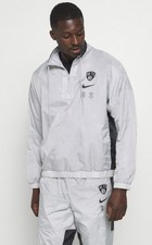 Nike CN0160-007 NBA Brooklyn Nets Courtside Tracksuit Gr. M Nylon Trainingsanzug