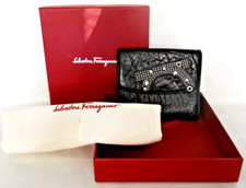 Ferragmo, Portemonnaie,  schwarzes genarbtes Leder mit Nieten/LOGO in OVP, TOP!