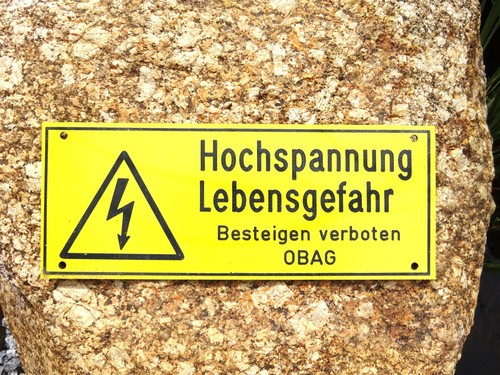 Kunststoff schild hochspannung - kunststoff,
