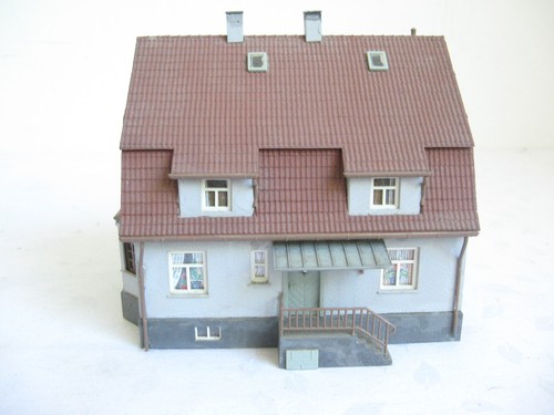 Sk80 spur wohnhaus gebaut - spur, h0