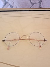 Alte Brille im alten Etui