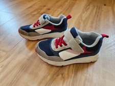 Sportliche Klettverschlussschuhe von Okaidi - Größe 28 - gebraucht