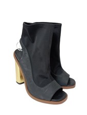 ASOS Cut-Out-Stiefeletten