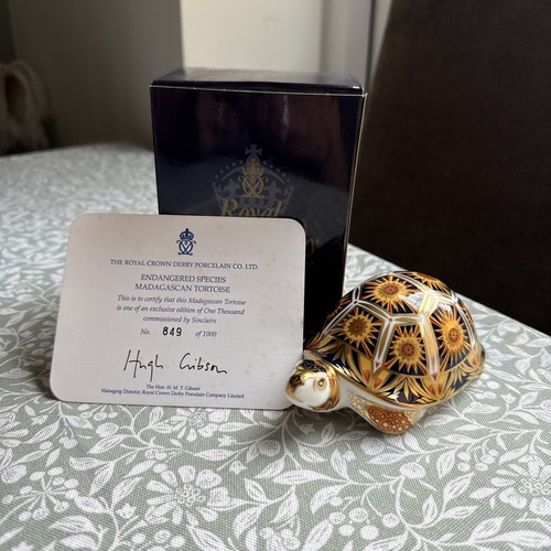 The royal crown derby - crown,