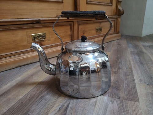 Antiker wasserkessel vintage - antiker,