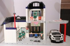 PLAYMOBIL aus 3988 Polizeirevier Gefängniszelle 4 Figuren Landeplatz Auto B-Ware