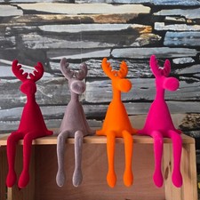 4 x Flock Elch Figur sitzt rot