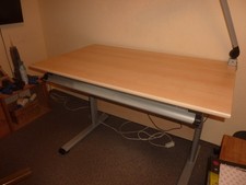 Paidi Schreibtisch Marco 2 höhenverstellbar und mit einer neigbaren Platte