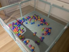 Babylaufstall Bällebad