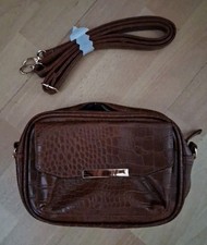 Kleine Handtasche In Krokodil Optik 