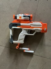 NERF Blaster mit Zielfernrohr