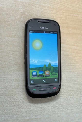 Nokia 675 chrom - c7-00,