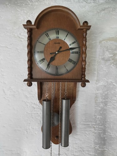 Wanduhr mit pendel ams - mit,