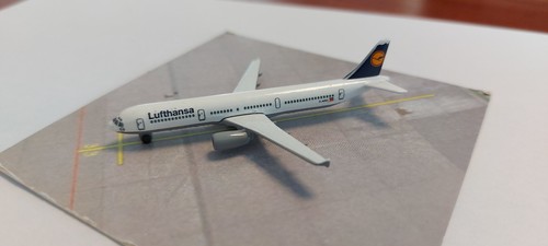 Flugzeugmodell airbus a321 - airbus,