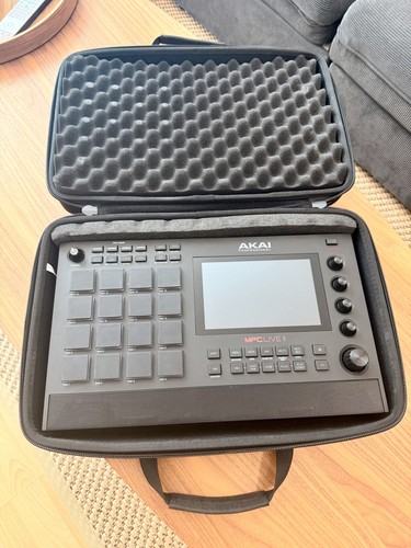 Akai professional mpc live - professional, 2