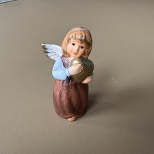 Niedlicher Goebel Porzellan Engel mit Herz, 6 cm, unbeschädigt Weihnachten