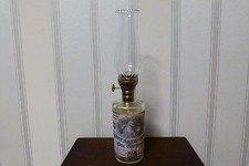  eine Petroleumlampe, Öllampe, Tischlampe "Lamplight Farms"