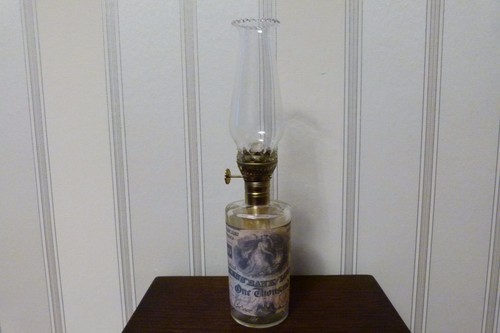 Eine petroleumlampe - ,