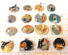 Bastler Lot mit gebrauchten defekten Quarz Werken für DAU für Teile etc..