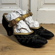 Antike Abendschuhe um 1920