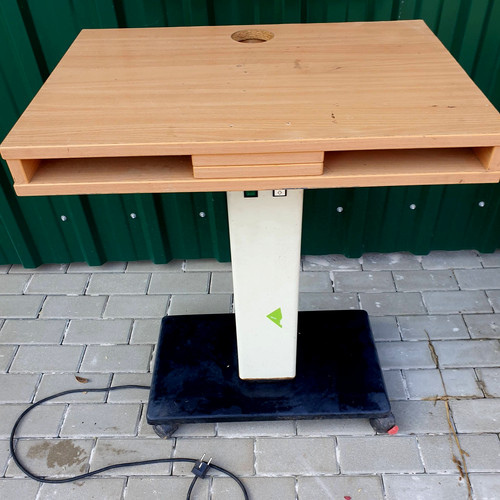 Elektrisch höhenverstellbar - elektrisch,