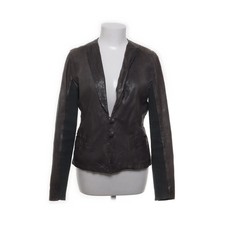 Stella Nova, Lederjacke