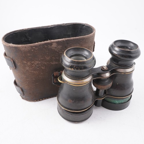 Altes fernglas mit tasche - fernglas,