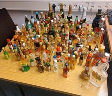 Miniatur Schnapsflaschen Sammlung 150 Stück Flaschen