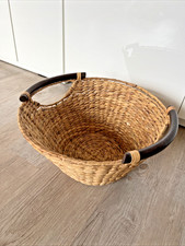 Korb geflochten mit Holzgriffe