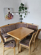 eckbank mit tisch und stühlen