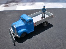 Siku Plastik V 109 Borgward  4t LKW mit Schneeräumer und Figur