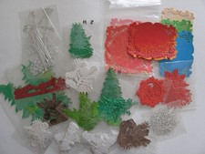 diverse Stanzteile und geprägte Hintergründe