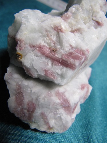Mineralien turmalin rosa in - mineralien:,