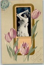 10684410 - Junge Frau im festlichen Kleid Blumen Jugendstil